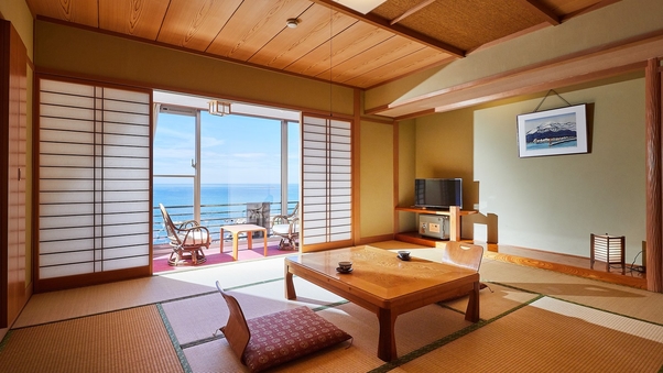 【標準客室】日本海眺望の和室＜10畳〜＞
